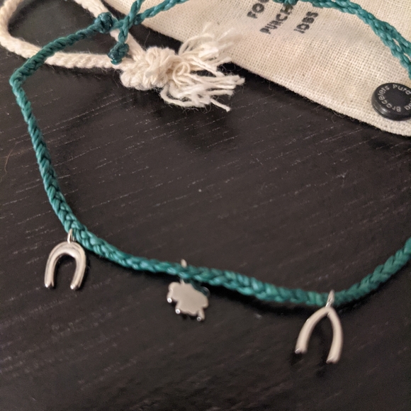 Pura Vida St Patrick's Day Charm Bracelet - Picture 7 of 7